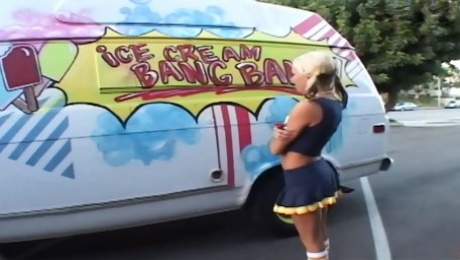 Petite blonde cheerleader teen picked up for sex in a car